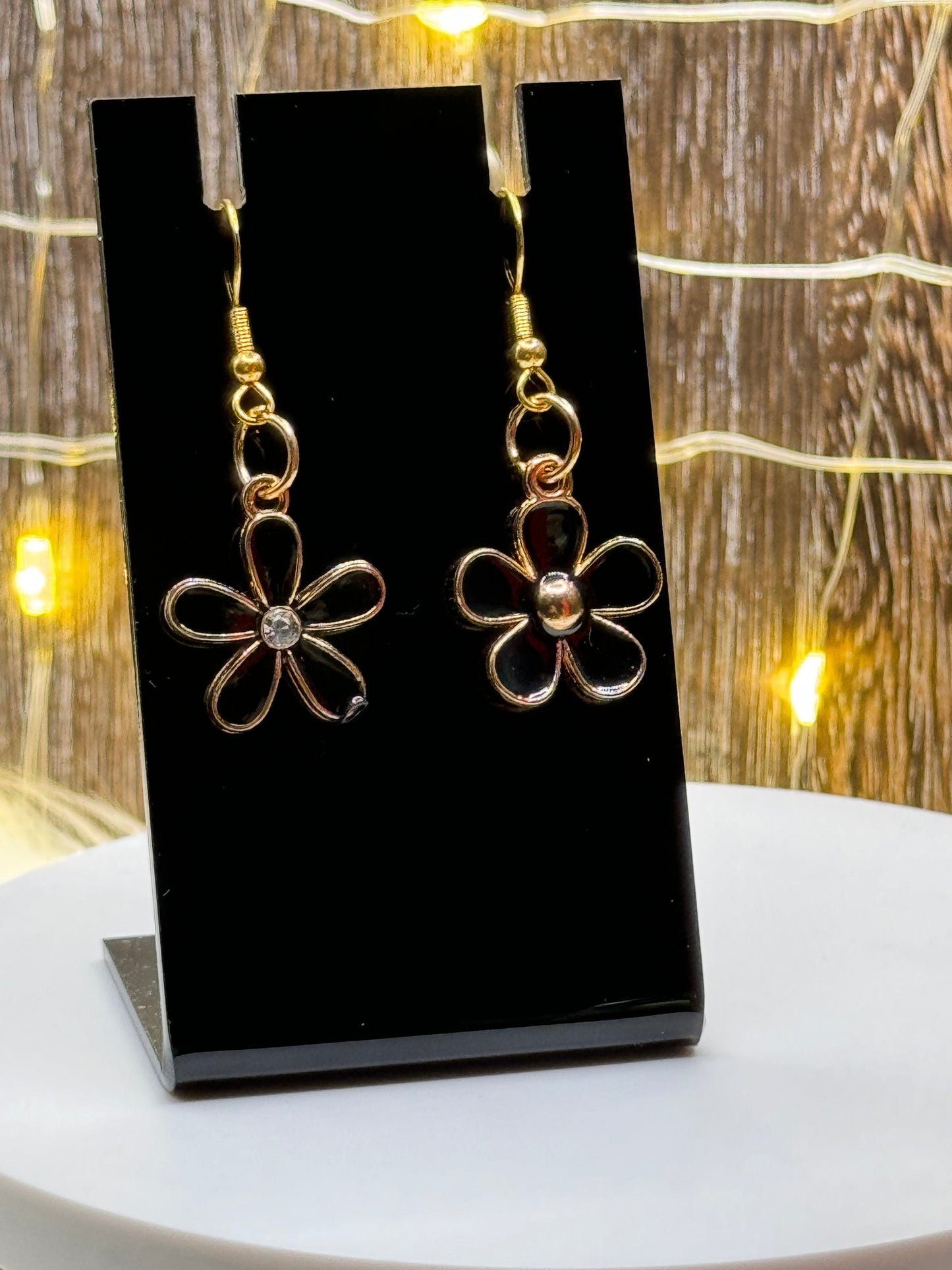 Black Little Daisy Dangle Earrings